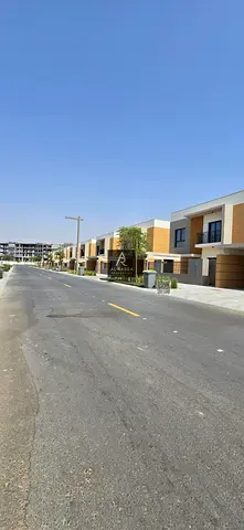 Maid's room - Laundry room - Swimming pool - Gym - Golf courses - Football fields - Excellent price - The most prestigious and best residential comple