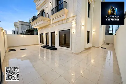 For sale: Villa in Al-Haliyo 2, super duplex finishing, consisting of 5 master bedrooms, a maid's room, a majlis, and a living room. For sale at a ver