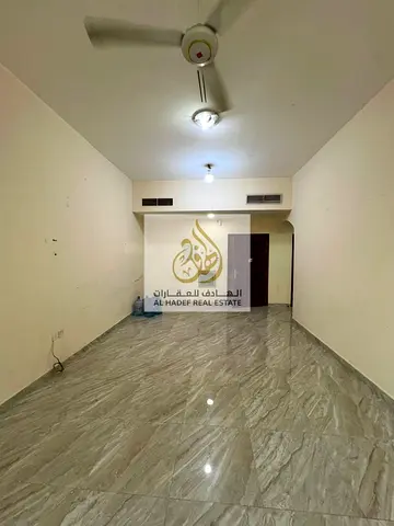 فرصة مميزة للسكن في الروضة 3 – شارع الشيخ عمار 🏡🔥 إذا كنت تبحث عن غرفة وصالة بموقع ممتاز وسعر مناسب، فهذه الفرصة تستحق الاهتمام 👌✨ 📍 الموقع: عجما