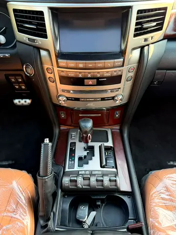 2014 Lexus LX-SERIES 照片 16