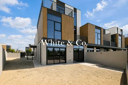 Family Room | Pool and Park | Corner Plot