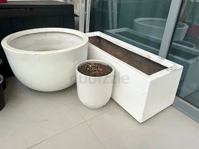 Set of 3 white outdoor planters - large round, rectangular trough and small pot