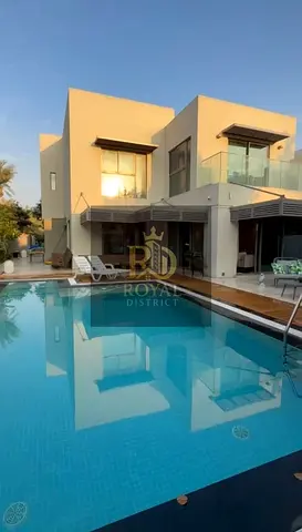 MODERN 4 BEDROOMS CORNER VILLA | PRIVATE POOL | LUXURIOUS ELEGANCE FINISHING | CLOSE TO AMENITIES |