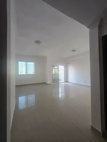 الخان، شارع الخان، بالقرب من بحيرة الخان وشاطئ الخان، بجوار أكواريوم الشارقة، منطقة حيوية وقريبة من الخدمات والمطاعم والمحلات والمواصلات، الشارقة