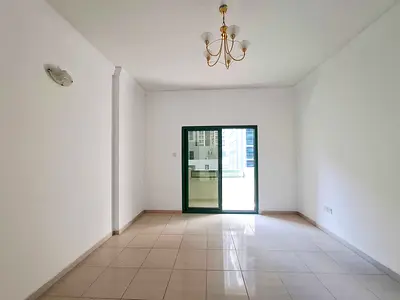 Lavish 2-BHK | Master Bed | Balcony | Wardrobe | Centralised AC | prime📍Location | for family | Re