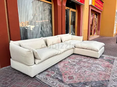Perfect conditione marina home Lsahpe sofa feather filled like a new