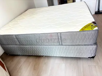 Spring Air Royal Crown Back Supporter Queen Bed Set for Sale