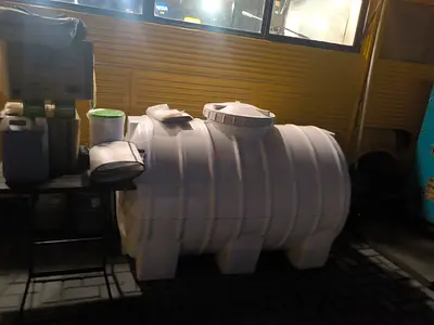 Large Horizontal Plastic Water Storage Tank - 100L (Used)