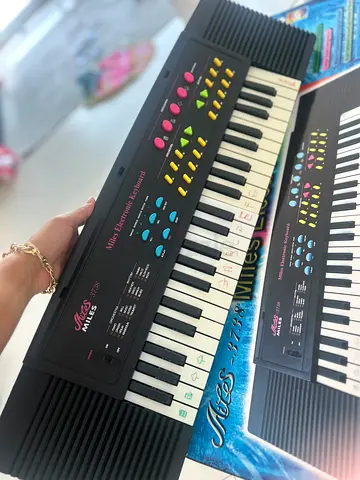 MILES 37-key Electronic Keyboard - Used, Working