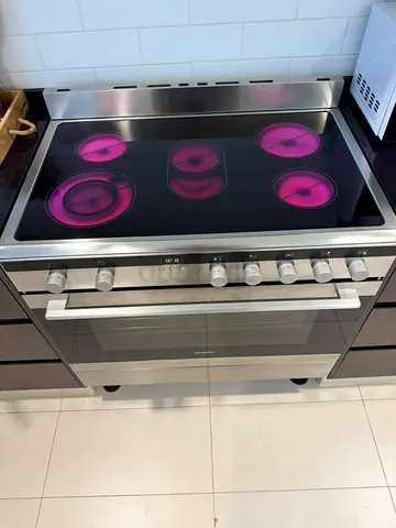 Siemens 5 Burner Electric cooker 90 by 60cm