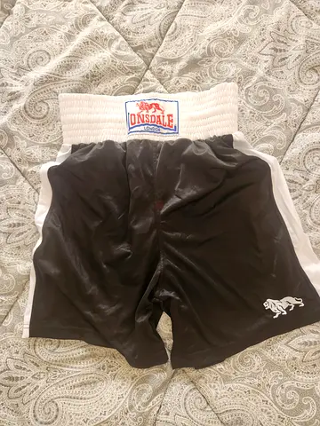 Original Lonsdale London Amateur Boxing Shorts – Black / White (Size M)