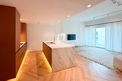Sophisticated 1BR | Fully Upgraded & Furnished
