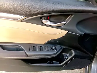 صورة 8 لـ 2019 Honda CIVIC