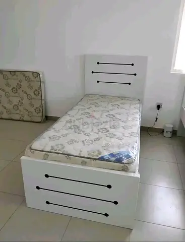 Brand new single bed with mattress 190x90 cm