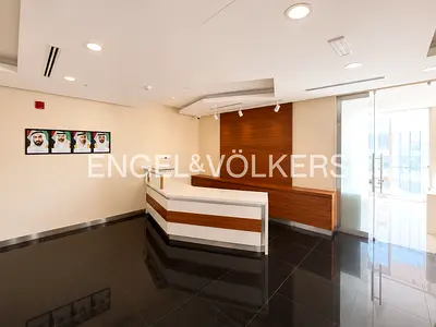 Near Metro | Bright Unit | Available | Fully Fitted