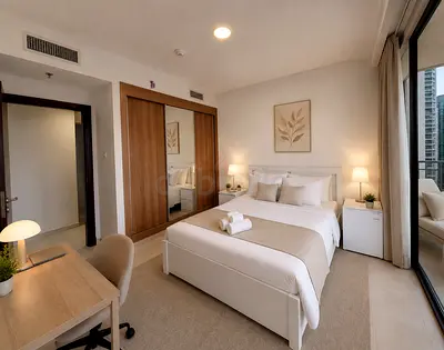 European Professional Sharing an Elegant, Clean, and Quiet Serviced Apartment in Dubai Marina
