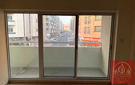 BEAUTIFUL 2BHK NEAR INSURANCE MARKET METRO FOR STRICTLY FAMILY ONLY