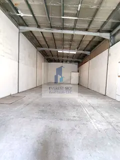 Warehouse with good height for URGENT LEASE !!