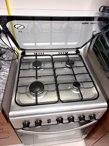 Super General Gas Cooker with Oven – AED 250  Super General free-standing gas cooker, model SGC 6470