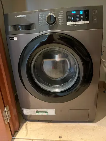 Samsung like new 8 kg washing machine very good working new model free delivery and installation