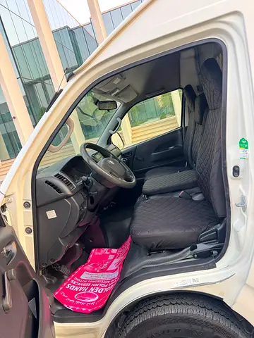 صورة 10 لـ 2021 Toyota HIACE