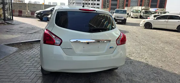 صورة 10 لـ 2015 Nissan TIIDA