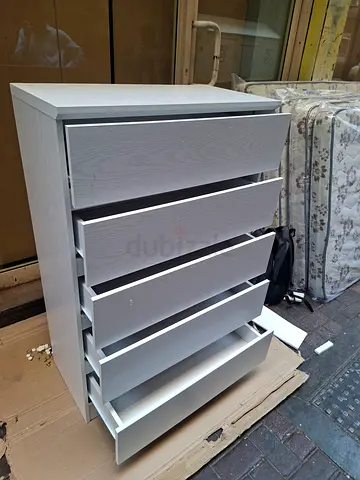 Light grey 6-drawer chest / dresser in good used condition