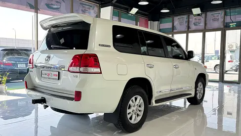 صورة مصغرة 5 لـ 2011 Toyota LAND CRUISER