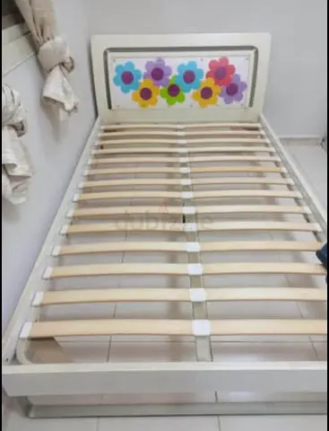 Bed, Size :200*120cm