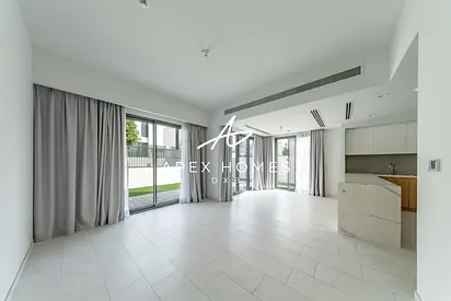 Single Row | Vacant | Landscaped