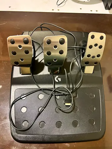Logitech G 29 gear wheel and pedal set