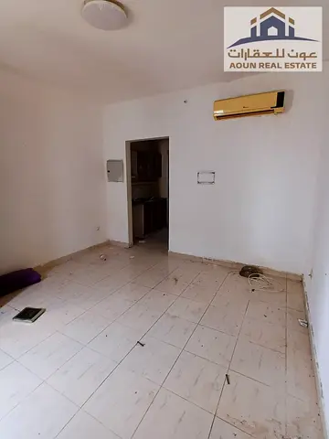 📢 **للإيجار السنوي – المجرّة**  🏡 **استوديو بمساحة ممتازة** مع مطبخ منفصل، مناسب للعائلات.  **المميزات:**
