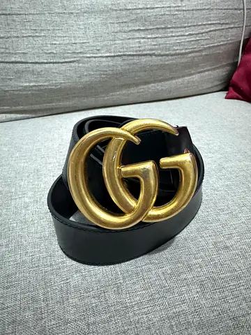 Gucci Black leather belt with large gold double-G style buckle