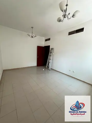 ارخص واكبر شقة غرفة وصالة مع انترنت مجانا طول السنة بالقليعة مع موزع غرف كبير مع حمام كبير ومطبخ كبير ومشمس موقع مميز قريب من الكورنيش بارخص سعر