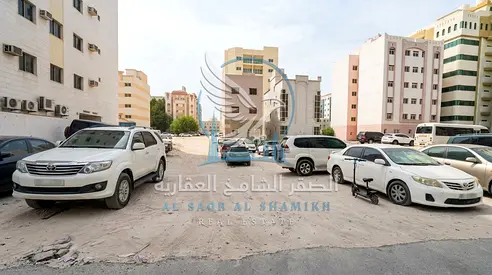 أرض للإيجار في القليعة – 10,000 قدم مربع | مناسبة للباركينج