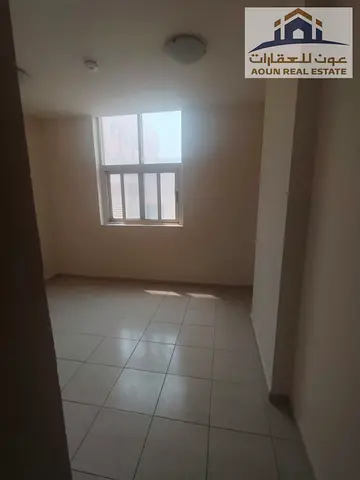 شقة رائعة غرفتين وصالة بموقع مميز في أبو شغارة للتدفئة والراحة!  تفاصيل وتسهيلات الدفع:  الإيجار السنوي: 35,000 درهم  طريقة الدفع: على 6 دفعات  التأمي