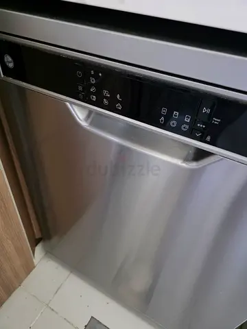 Stainless Steel Built-in Dishwasher in Good Working Condition
