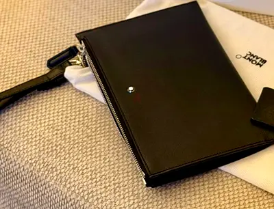 MONTBLANC SMALL POUCH: This pouch measures 24 cm in length and 13 cm in height.