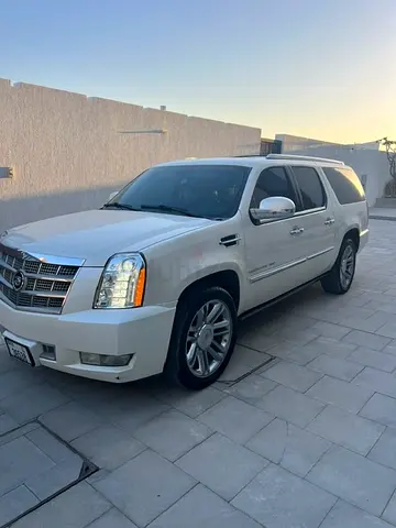 Cadillac Escalade ESV Platinum 2012 | GCC Specs | Luxury SUV