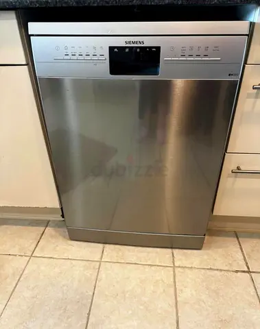 Siemens iQ300 Dishwasher 3 Racks. Same like new Condition