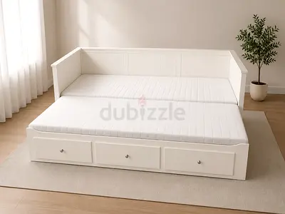 White Daybed with Pull-Out Trundle and Storage Drawers