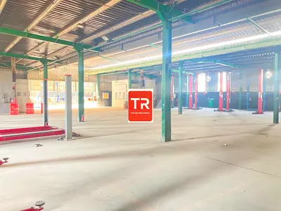 Great opportunity for Show room Activity Independent warehouse for Rent in Al Quoz 20,435 SQFT