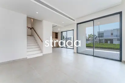 SINGLE ROW | READY TO MOVE | PRIME LOCATION