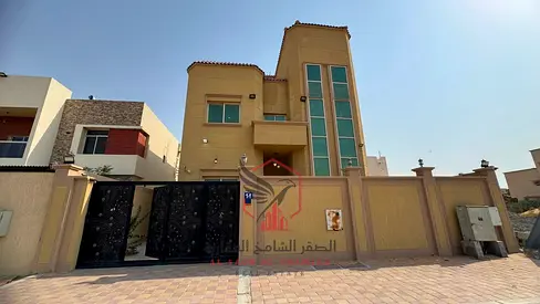 افخم فيلا اطلاله مميزه مزوده بخزائن مساحه كبيره موقع مميز قريب من جميع الخدمات العامه