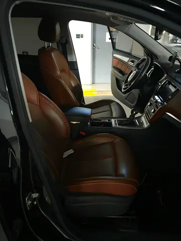2023 MG RX5 2.0 AWD Luxury — 217HP, Red Interior, Panoramic Roof , Low Milage