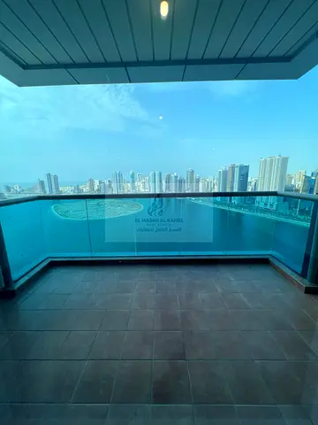🏡✨ للإيجار السنوي | شقة 3 غرف وصالة – الخان، الشارقة 🌊 🔥 ثاني ساكن | إطلالة بحرية كاملة | موقع استراتيجي قريب من مخرج دبي إذا كنت تبحث عن السكن الر