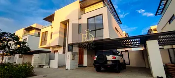 DISTRESS DEAL | SEMI DETACHED VILLA | 4 BEDROOMS + MAID | ACCESS TO BEACH | MODERN DESIGNED | STYLIS