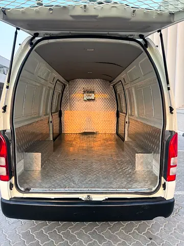 صورة 14 لـ 2021 Toyota HIACE