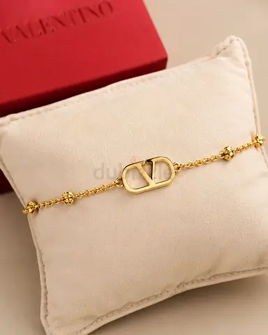 Valentino Garavani VLogo Signature Bracelet – Full Set – AED 899