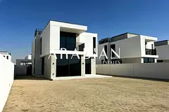 LARGEST PLOT | READY TO MOVE IN | CORNER UNIT
